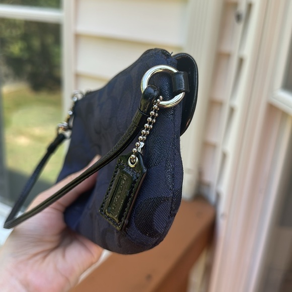 Coach Legacy Signature Blue Canvas Black Leather Trim Flap Wristlet -Coin Wallet - Picture 14 of 15